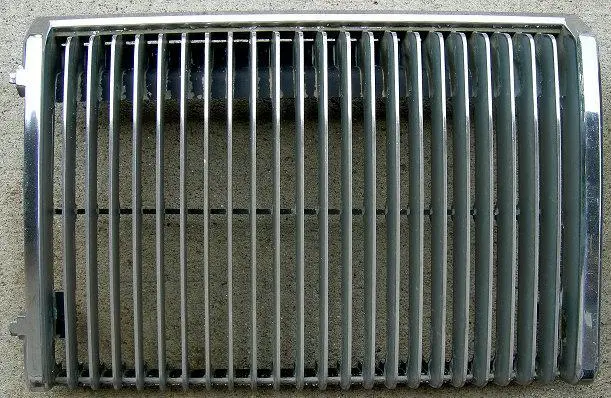 Front Grill, Rh, 80 Cut Sup, Used, 2 Door, Cast# 154 1