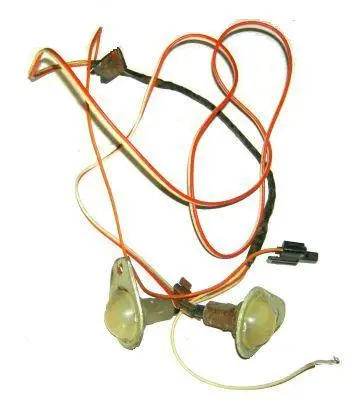 Courtesy Light Kit, 64-7 Cut, Used, 442, Underdash, W/Sockets Brackets 1