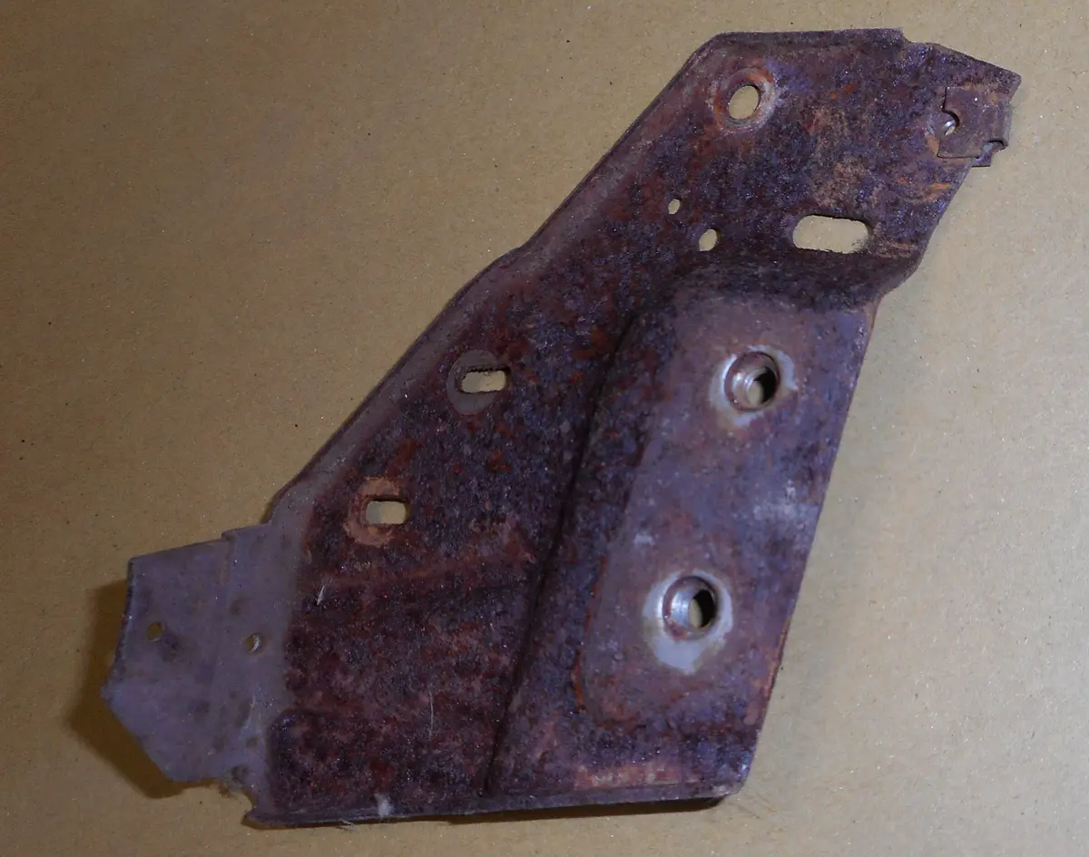 Dash Bracket ,Center Lower Used 70-81 Camaro 1