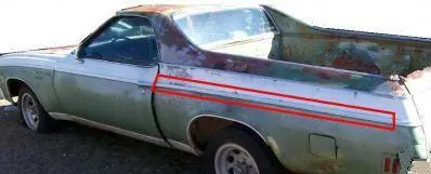 Quarter Panel Molding, Center, Lh, 73-77 El, Long Side, Used 1
