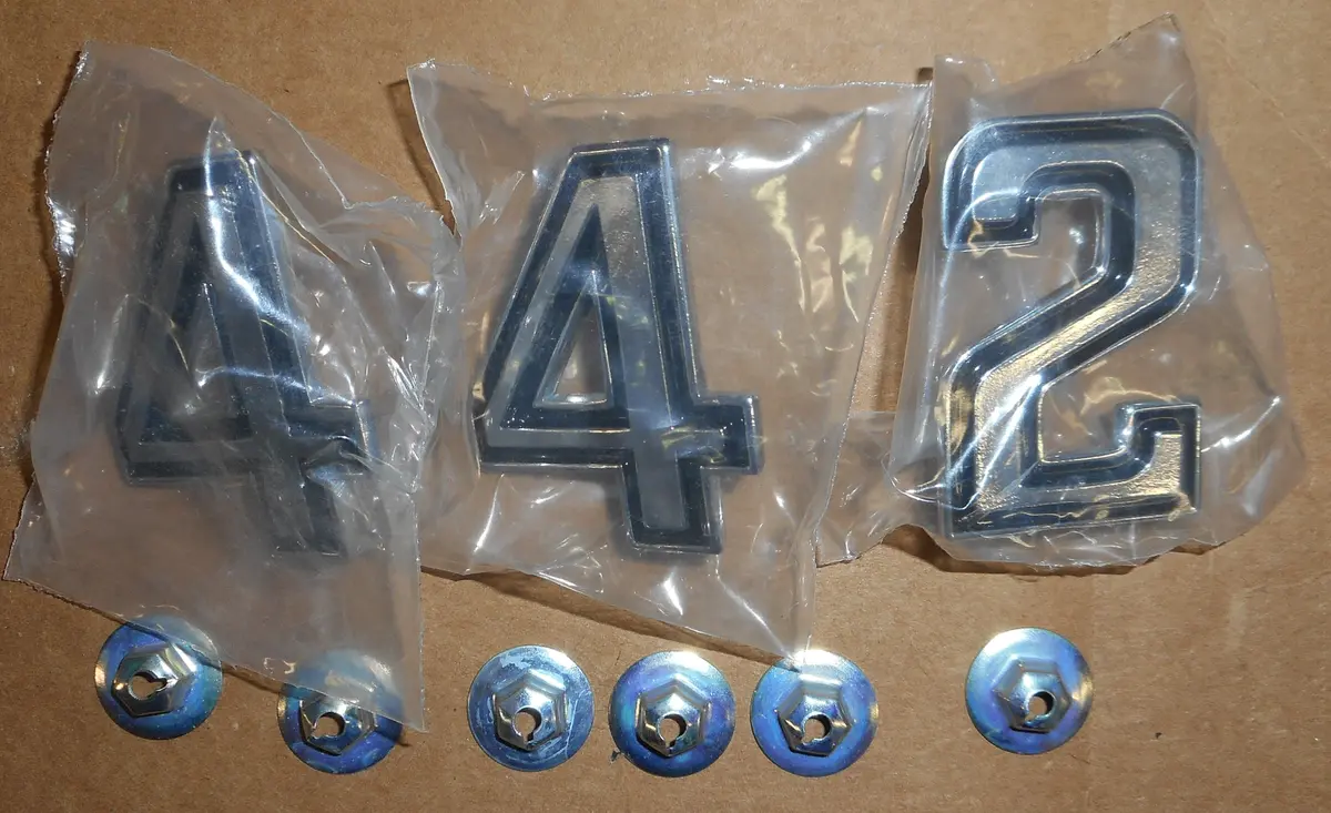 Fender Emblem, (442), New, 3Pcs, 69-73 1