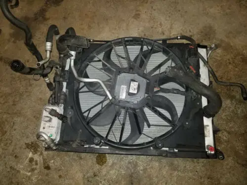 04 - 10 Bmw 5 Series E60 525I 645 745 750I Radiator Fan Motor Shroud 1137328118 1