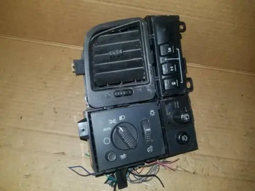 99 - 06 Chevy Tahoe Yukon Silverado Sierra 1500 Headlight Dimmer Vent Oem 1
