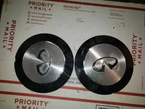05 06 Infiniti Qx56 Chrome Wheel Center Caps Pair Oem 1