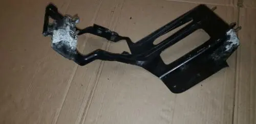 98 - 04 Cadillac Seville Sts Sls Right Headlamp Headlight Light Mounting Bracket 1