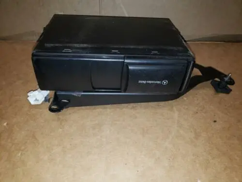 98 99 00 01 02 - 05 Mercedes Ml320 Ml430 W163 6 Disc Cd Changer Oem A1638201389 1