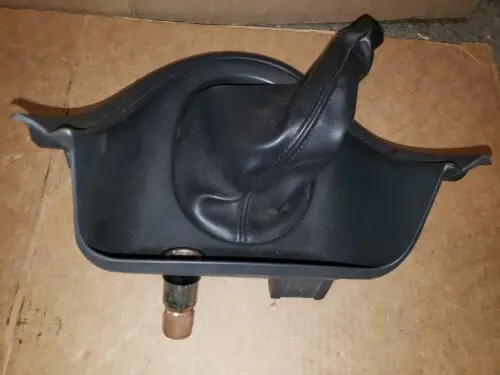 99 00 01- 04 Ford Mustang Center Console 5 Speed Shifter Trim Bezel W/ Boot 1