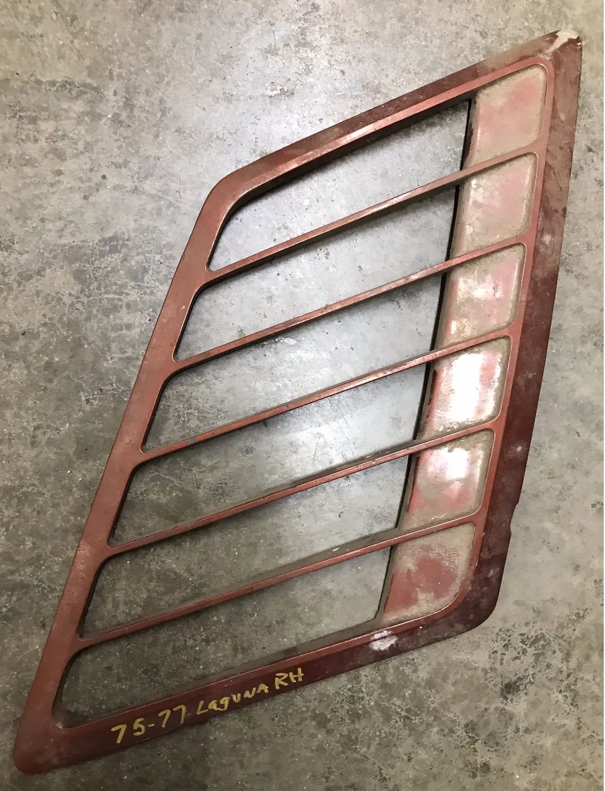 Quarter Window Louver, Right Used, 74-6 Laguna 1
