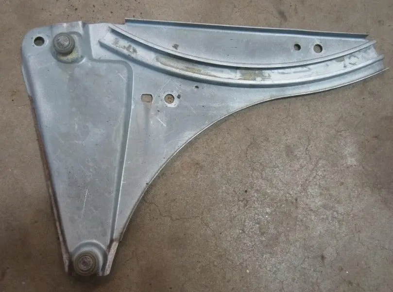 Quarter Glass Lower Channel ,Right Used 62-5 Nova Hdt 1