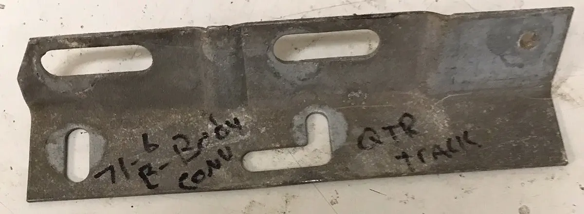 Quarter Glass Track Bracket ,Top Right 71-5 B-Body 1