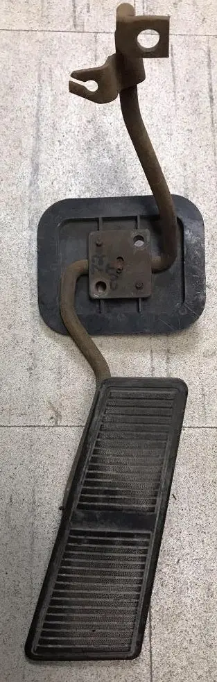 Throttle Pedal Assembly ,Used  68-72 Cutlass 442 1