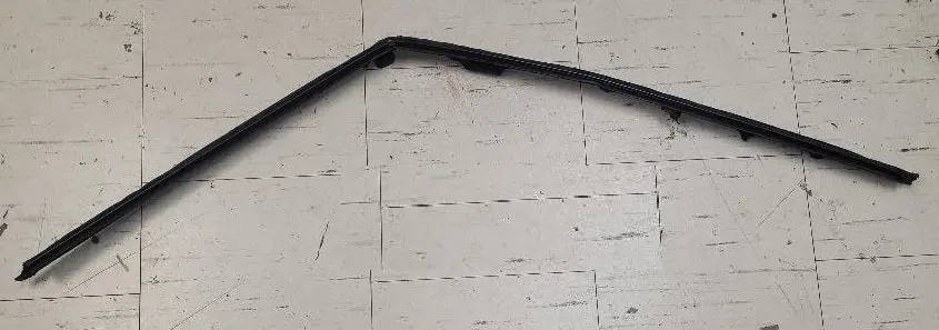 Roof Weatherstrip Retainer ,Right Used 78-88 G-Body 1
