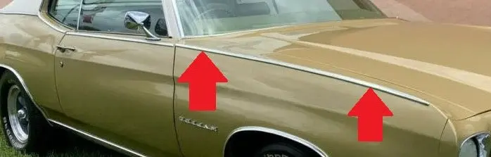 Fender Peak Molding ,Right Used 70 Malibu 1
