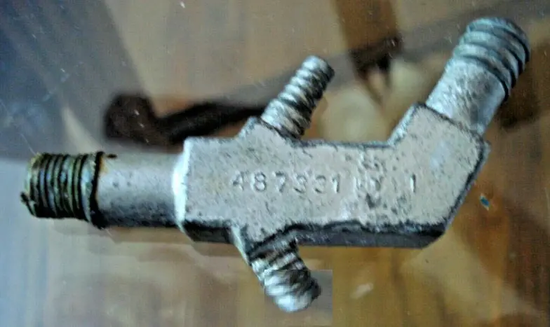 Carb Fitting ,V8 Pb,Used 69-71 Pontiac 1