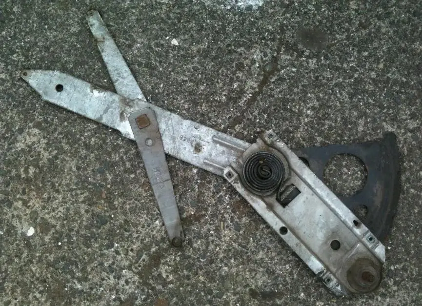 Door Regulator, Left Used 69 A-Body 1