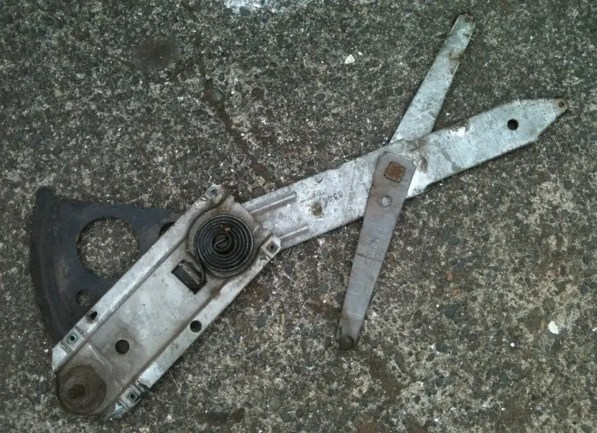 Door Regulator, Right Used 69 A-Body 1