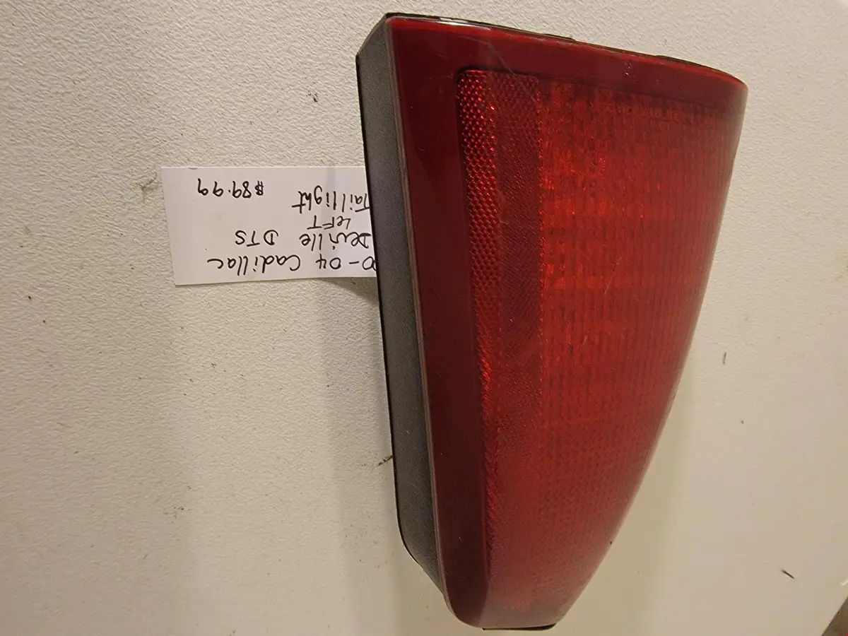 00 -04 Cadillac Deville Dts Dhs Left Driver Side Tail Light 1