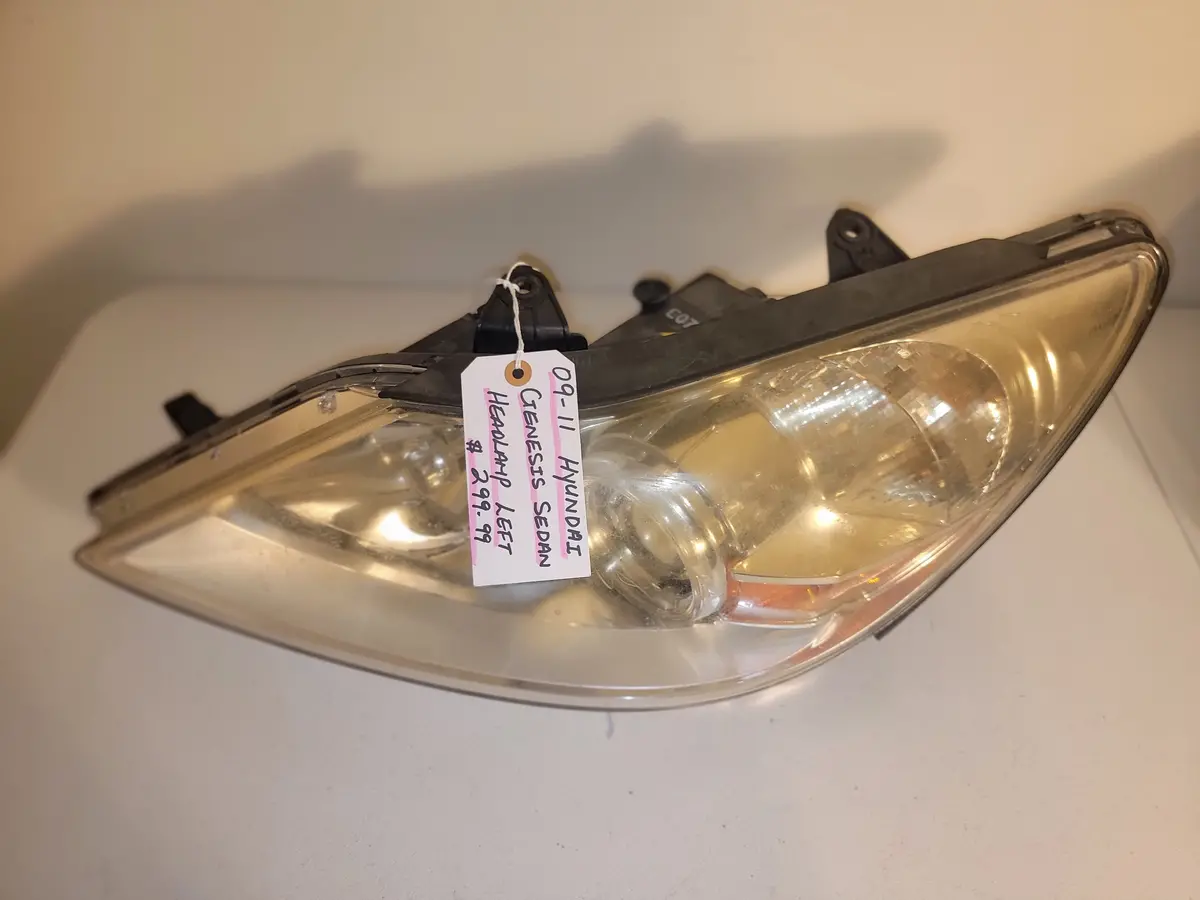 09 10 11 Hyundai Genesis Sedan Headlamp Left Oem 1