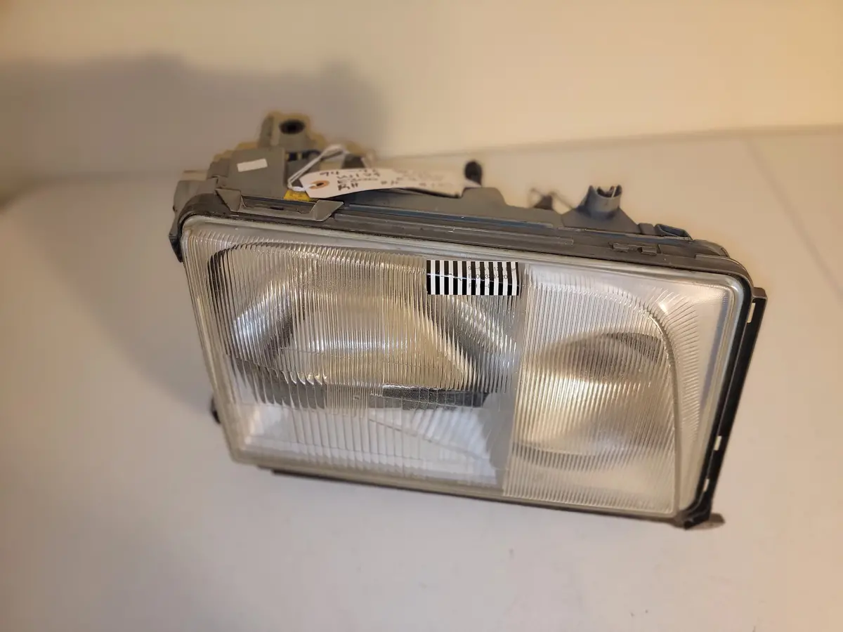 94 96 Merces Benz W-124 E-300-320-420 Right Hand Headlight 0Em 1