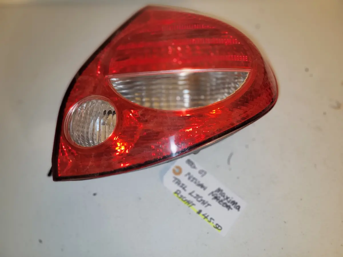 00 01 Nissan Maxima Taillight Right Oem 1