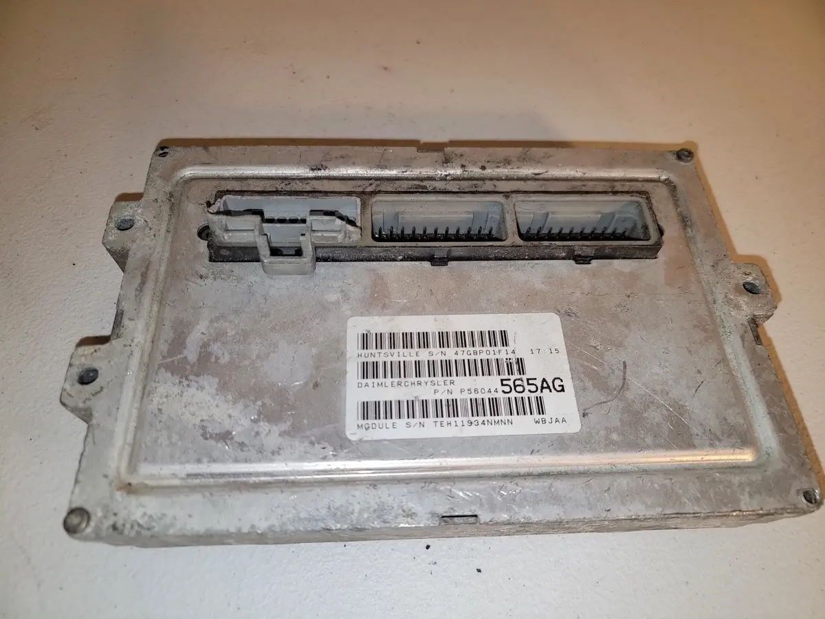 2004 04 Jeep Grand Cherokee 4.7 Computer P56044565ag Engine Control Ecu Module 1