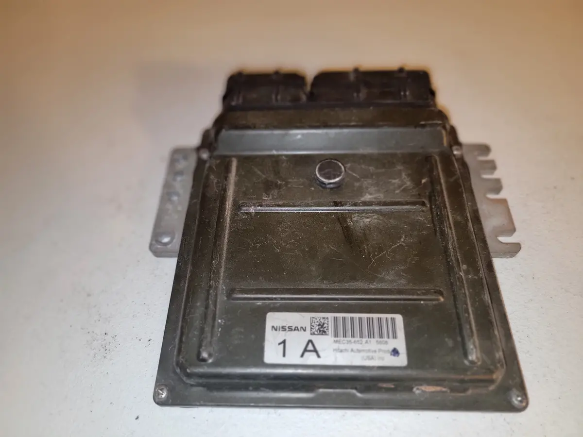 2005 Nissan Frontier Xterra Engine Control Module Unit Ecm Mec35-652 A1 5606 Oem 1