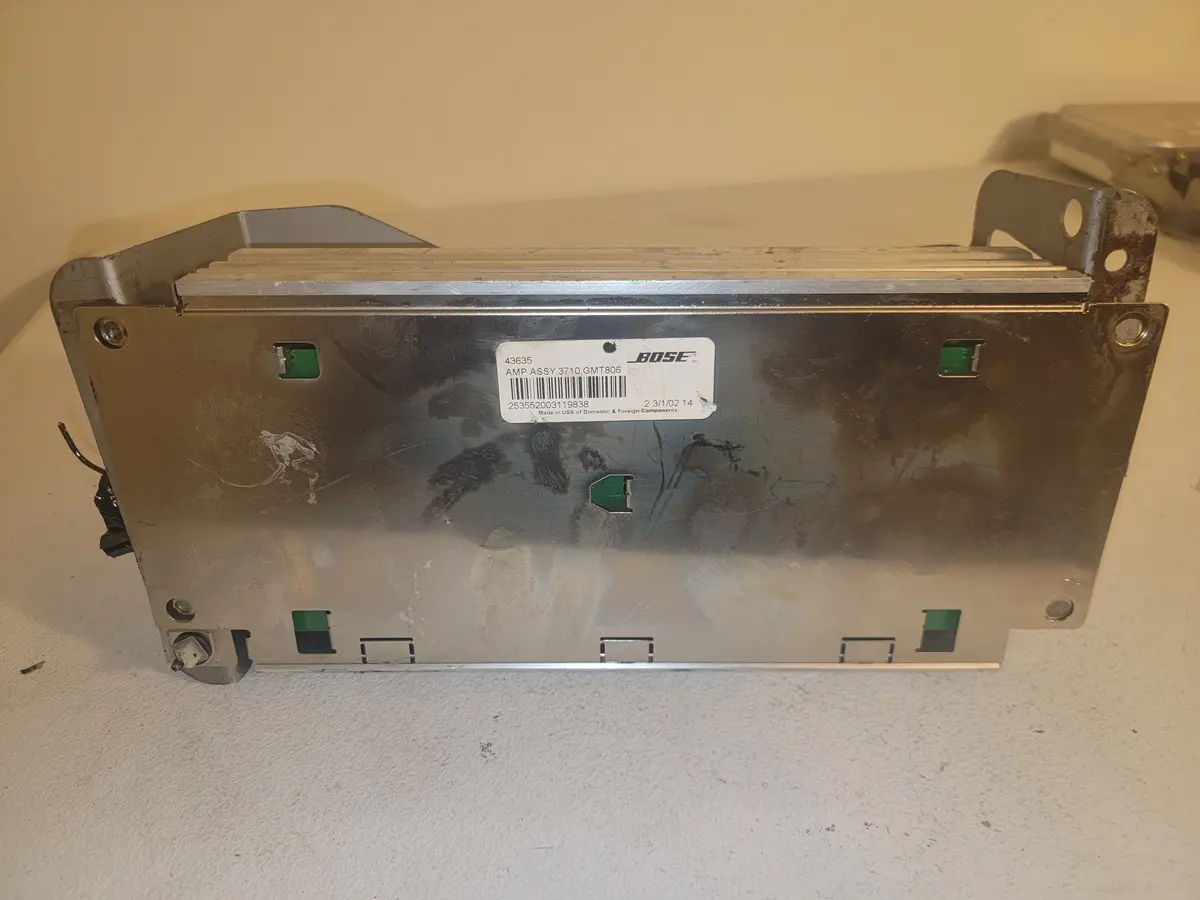 01 02  Gmc Yukon Radio Amplifier Amp Sound Equipment Unit 3710 Gmt806 1