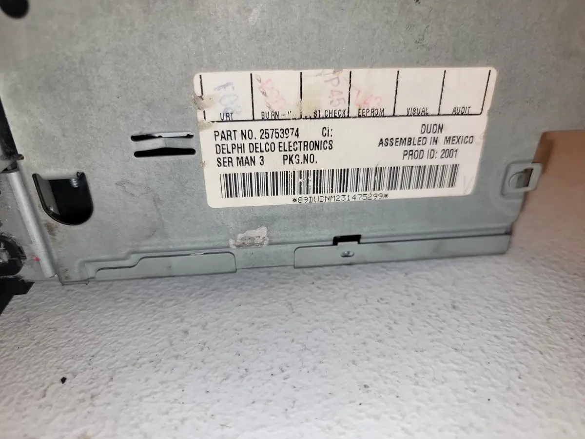 2003 Gmc Yukon - 6-Cd/Am/Fm Radio 25753974 Oem 1