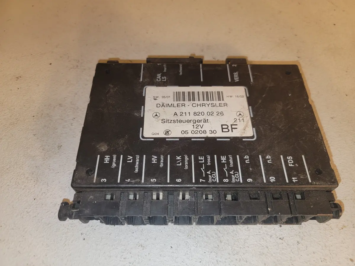 01-12 Mercedes W209 Clk350 E500 G550 Front Right Under Seat Control Module  A2118200226 Oem 1