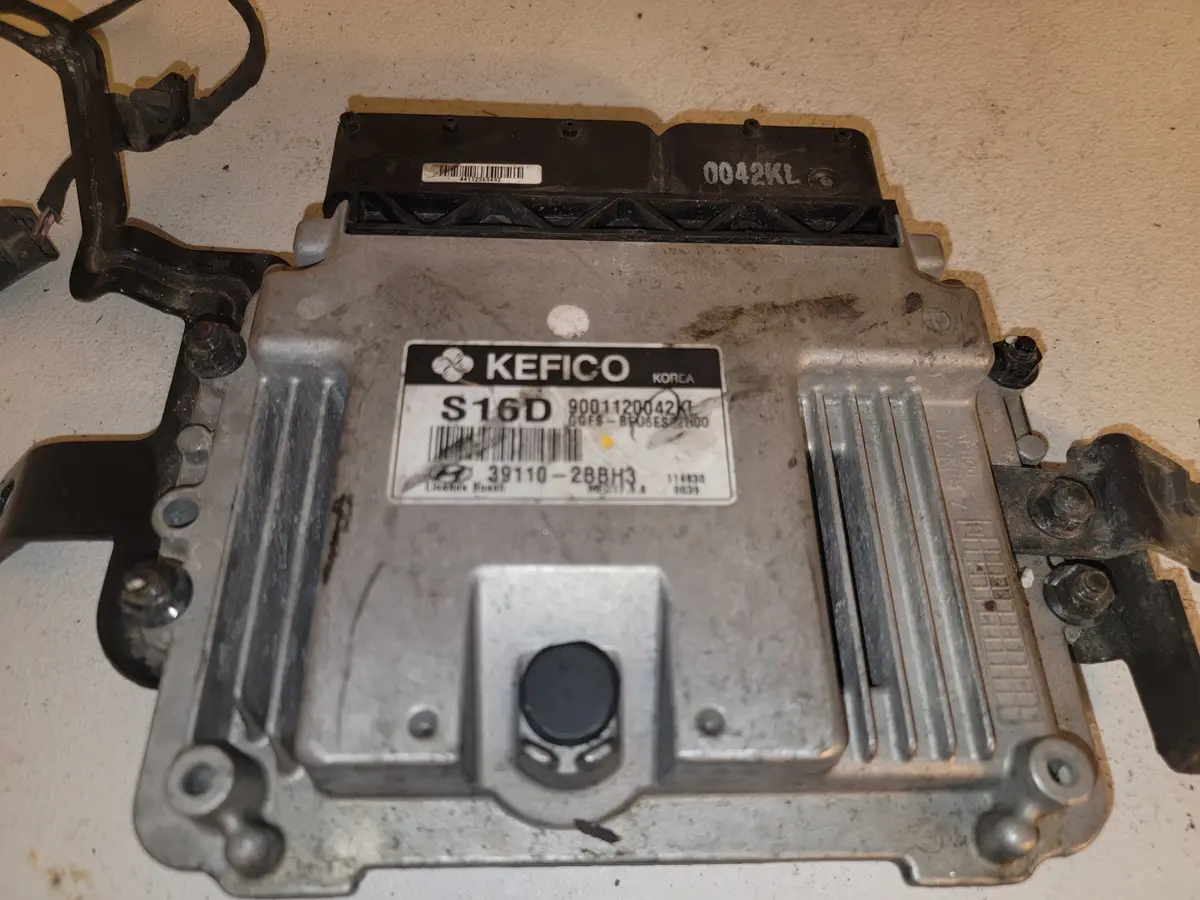 2012 Hyundai Veloster Engine Computer Control Module Oem Ecm 39110-2Bbh3 Oem 1