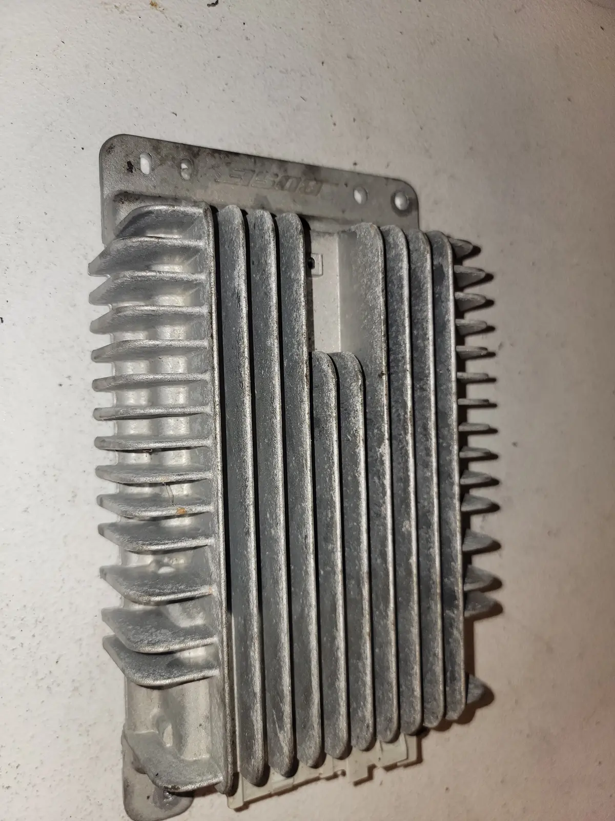 04-07 Hummer H2 Oem Bose Radio Amplifier Oem (10396940) 1