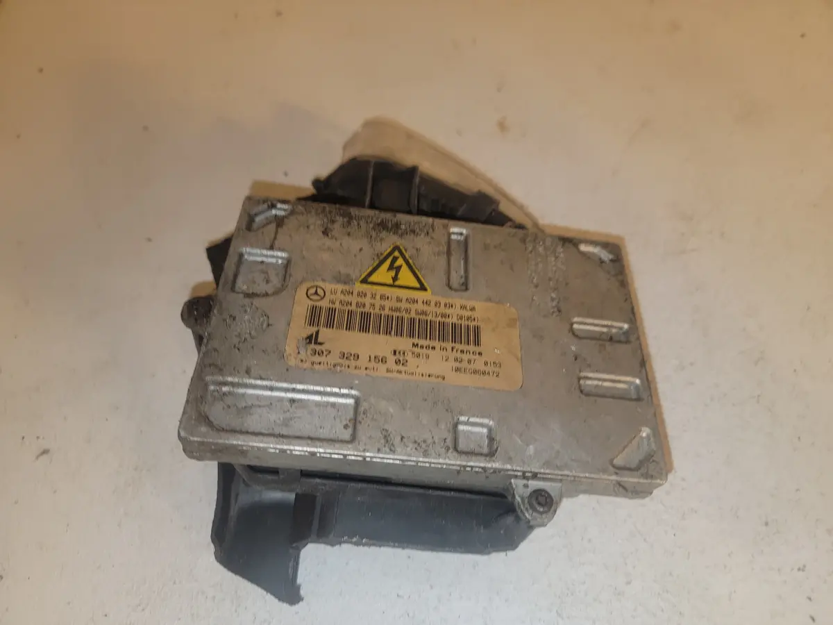 08-11 Mercedes C300 C350 C63 Xenon Ballast Light Bulb Control Unit Computer 307 329 156 02 Oem 1