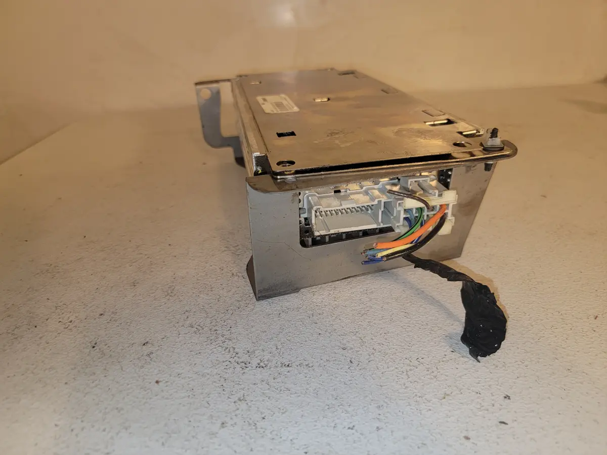 Cadillac Escalade 02-06 Sound Amplifier Assy 3710 Gmt806 Oem 1