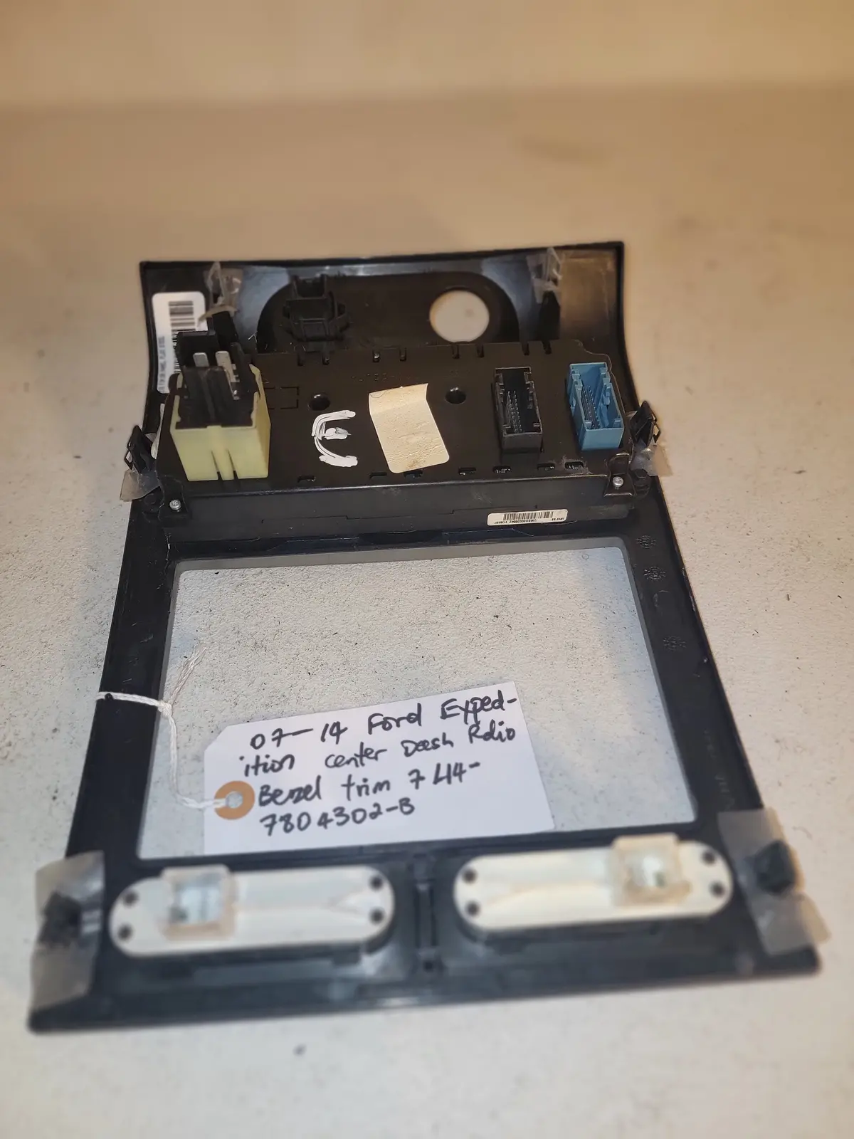 07 - 14 Ford Expedition Center Dash Radio Bezel Trim 7 L14- 7804302-B Oem 1