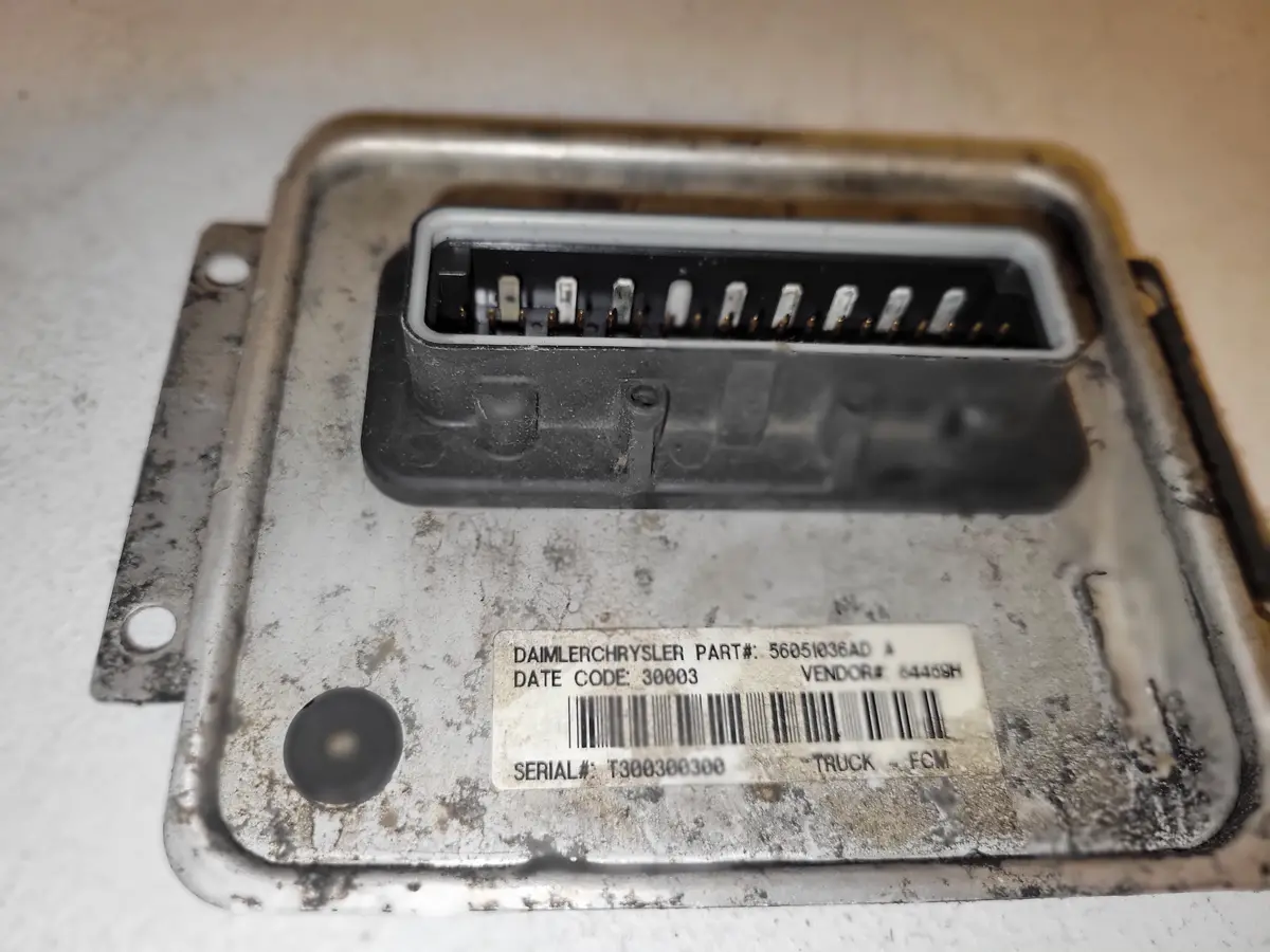 2002 2003 2004 2005 Dodge Ram 1500 Front Body Lighting Control Module 56051036Ad Oem 1