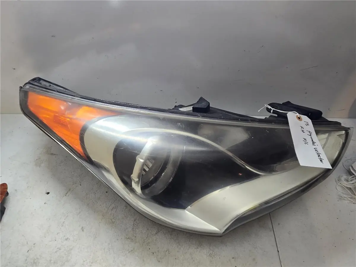 2013 Hyundai Veloster Right Headlight 92102-2V Oem 1