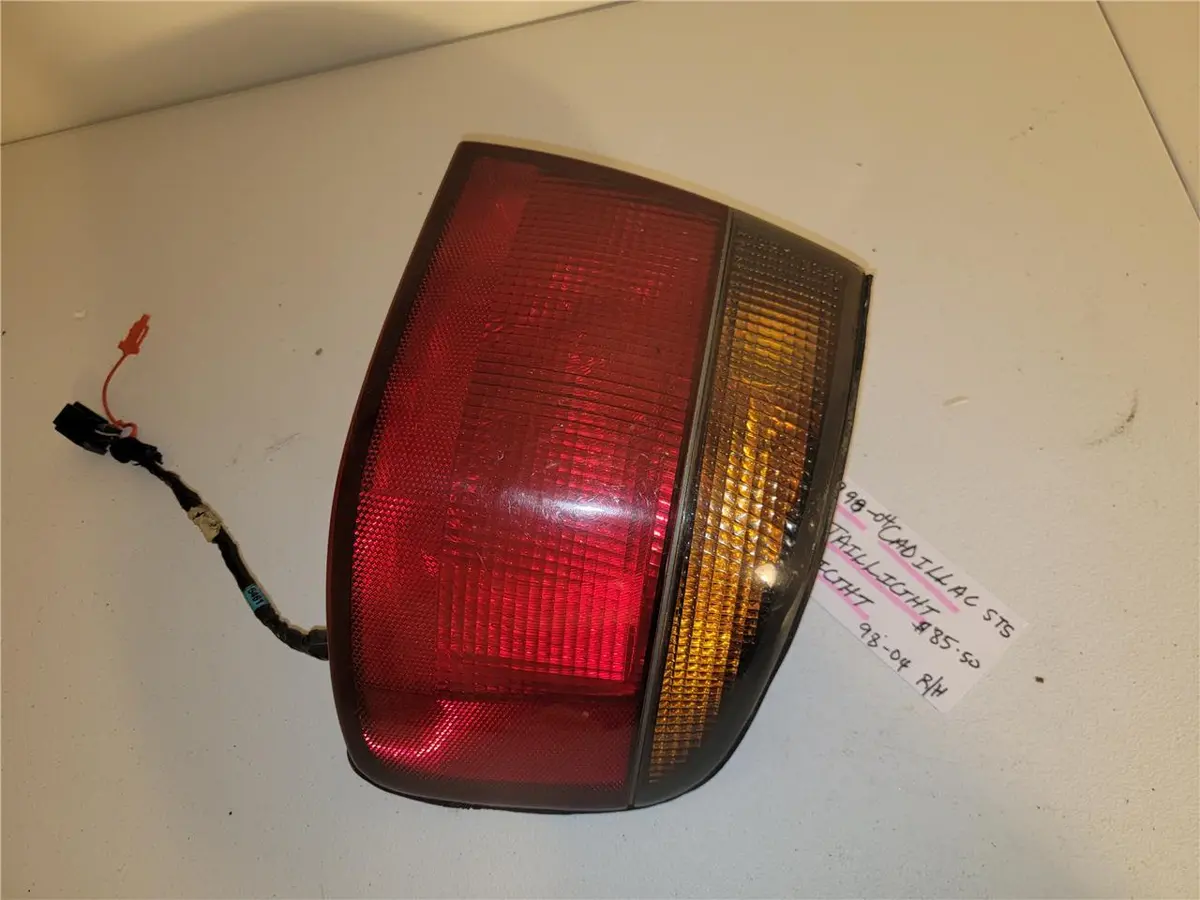 1998 - 2004 Cadillac Sts R/H Right Tail Light Pn# 16524210 Oem 1