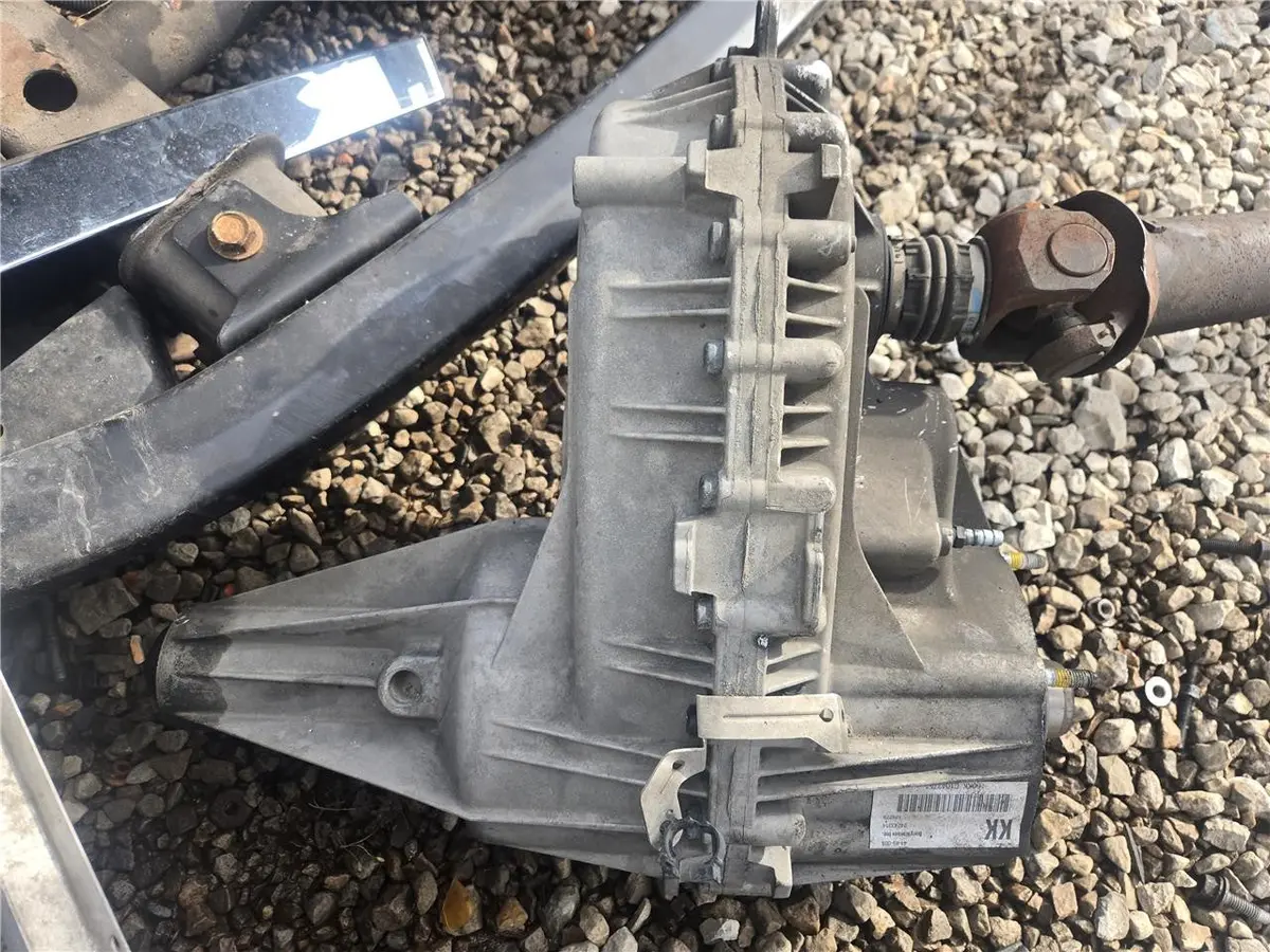 2007 - 2014 Cadillac Escalade Transfer Case 24243314 Oem 1