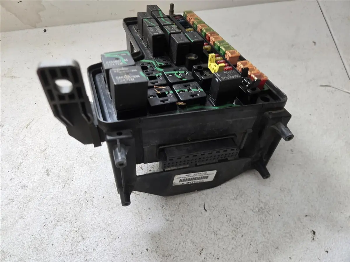 2002 - 2004 Dodge Ram 1500 Power Distribution Center Fuse Box 56045433Ae A Oem 1