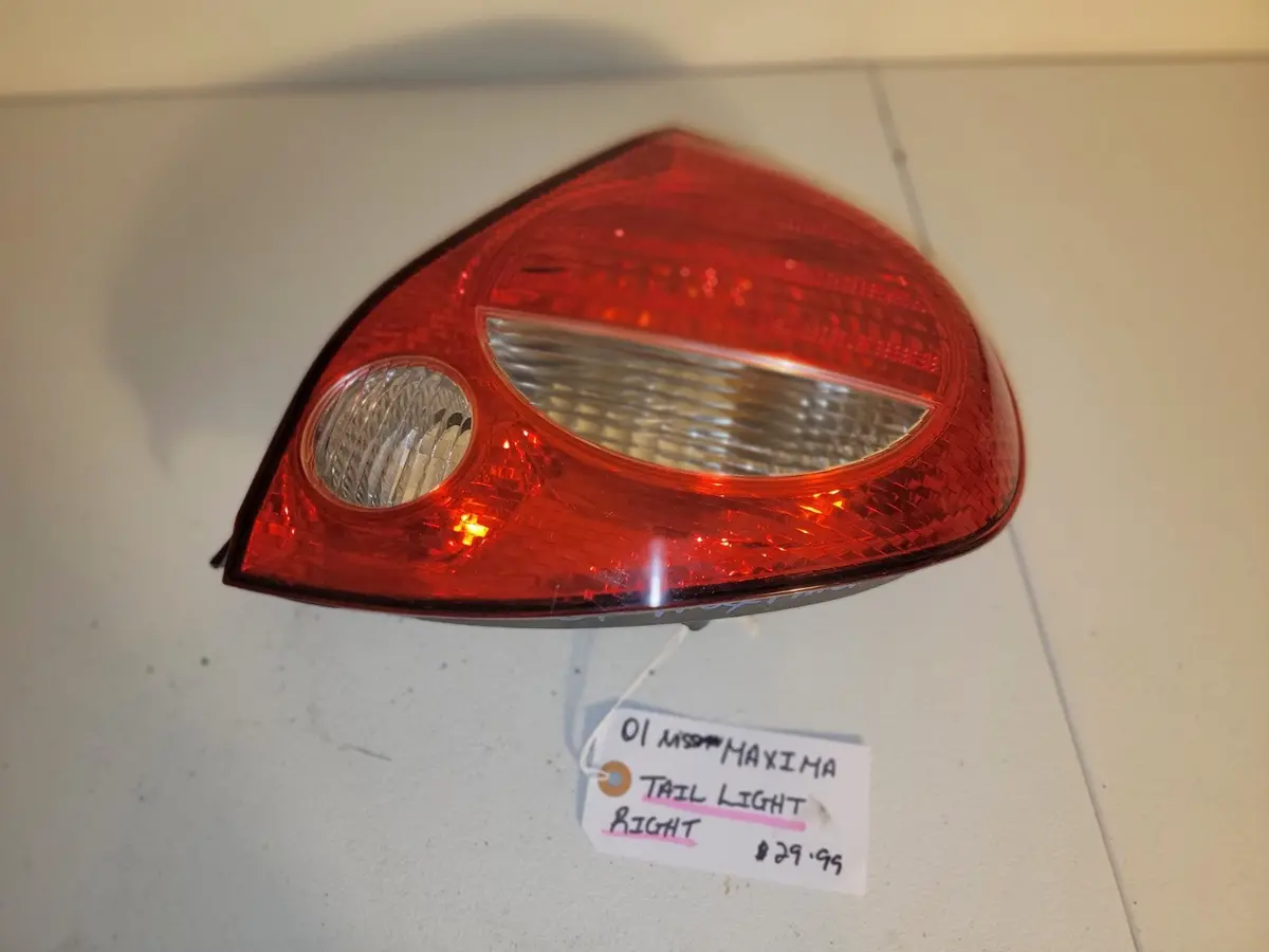 2000 2001 Nissan Maxima Rh Right Passenger Side Tail Light Factory Oem Taillight 1