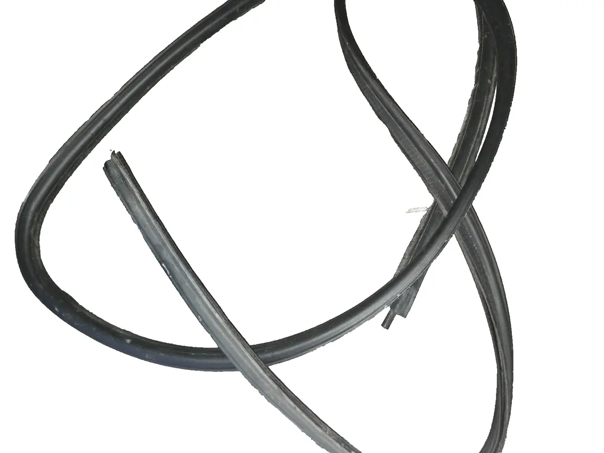 03 - 09 Hummer H2 Front Right Passenger Door Rubber Weatherstrip Door Seal Oem 1