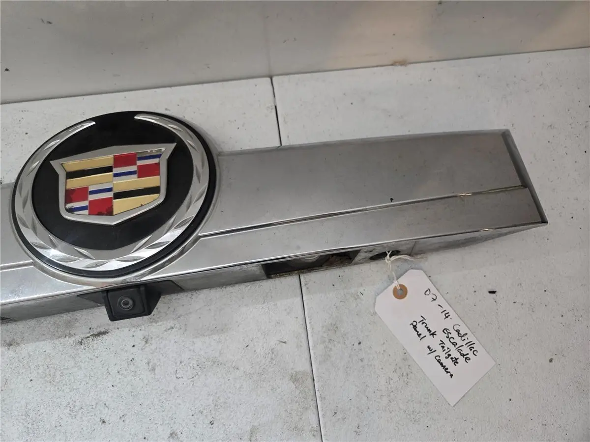 2007 - 2014 Cadillac Escalade Truck Taillight Panel W/Camera 15915685 Oem 1