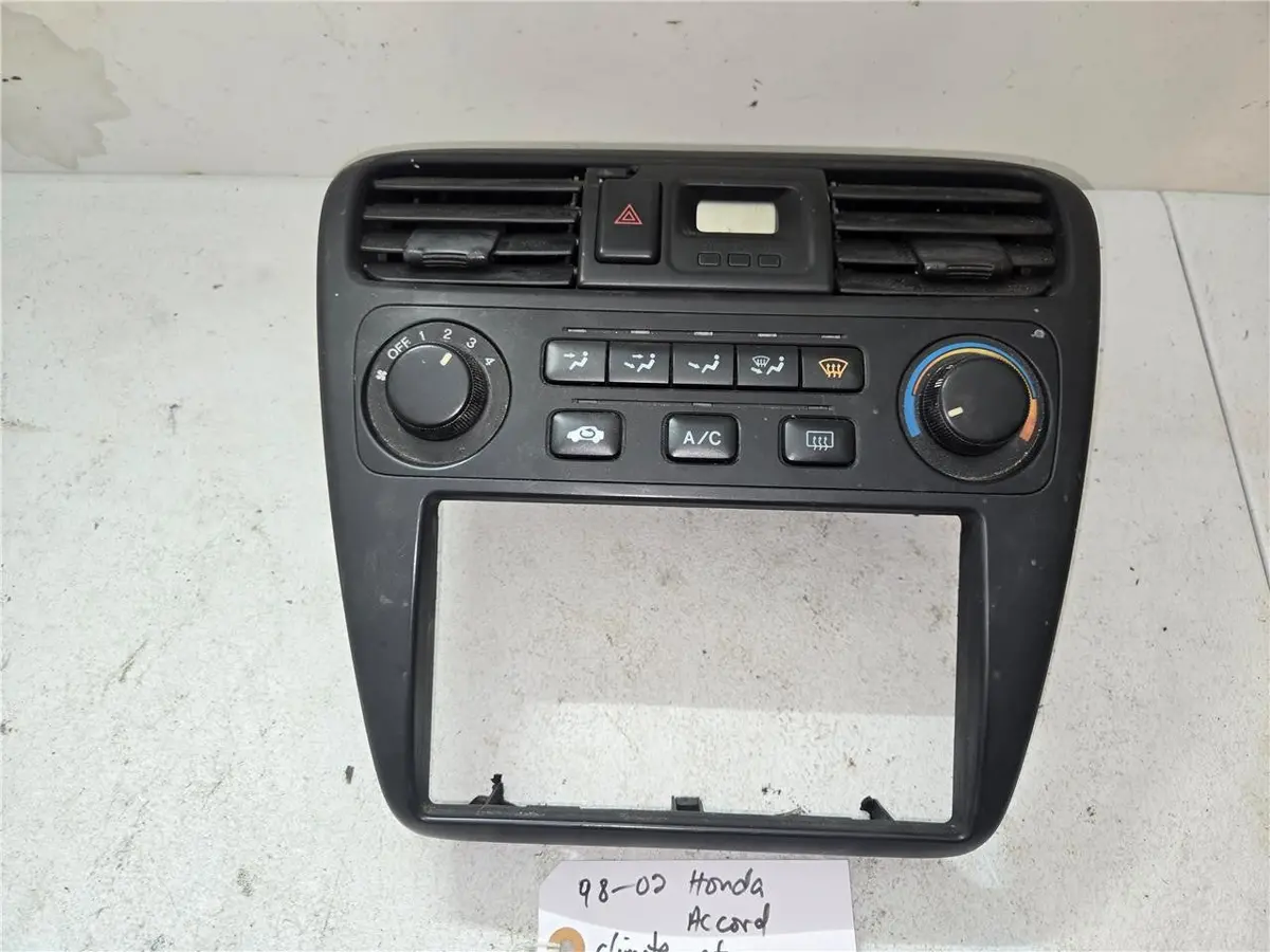1998 - 2002 Honda Accord A/C Climate Control 980001-Acmr W/Broken Piece Oem 1