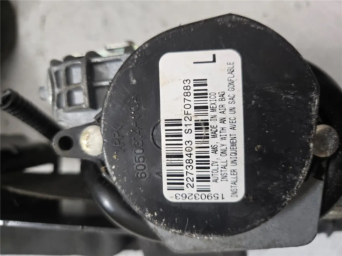 2010 - 2012 Chevrolet Traverse Front Right Seat Belt Retractor 15903263 Oem 1