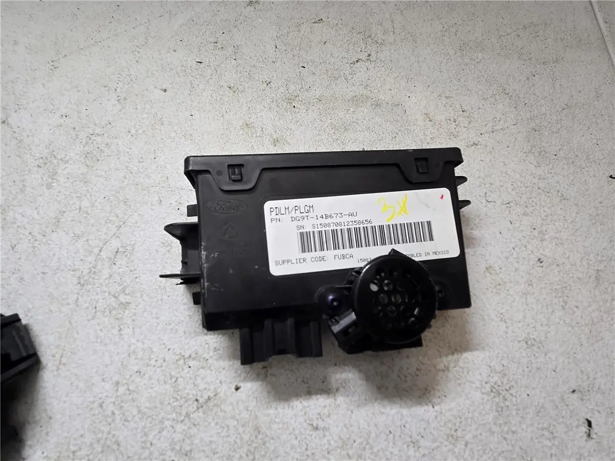 2015 Ford Edge Body Control Computer Module Dg9t-14B673-Au Oem 1