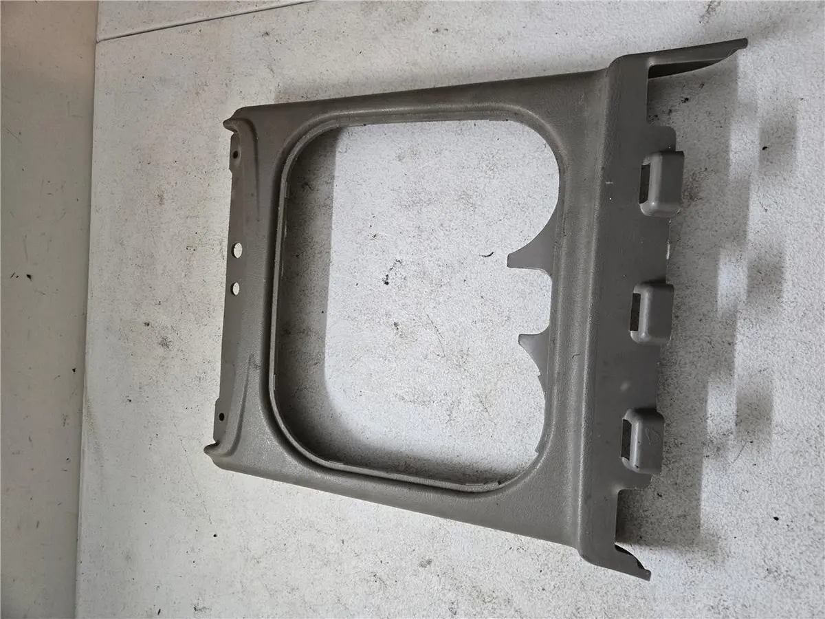 2003 - 2006 Gmc Silverado Sierra Console Cup Holder Bezel 15070499 Oem 1