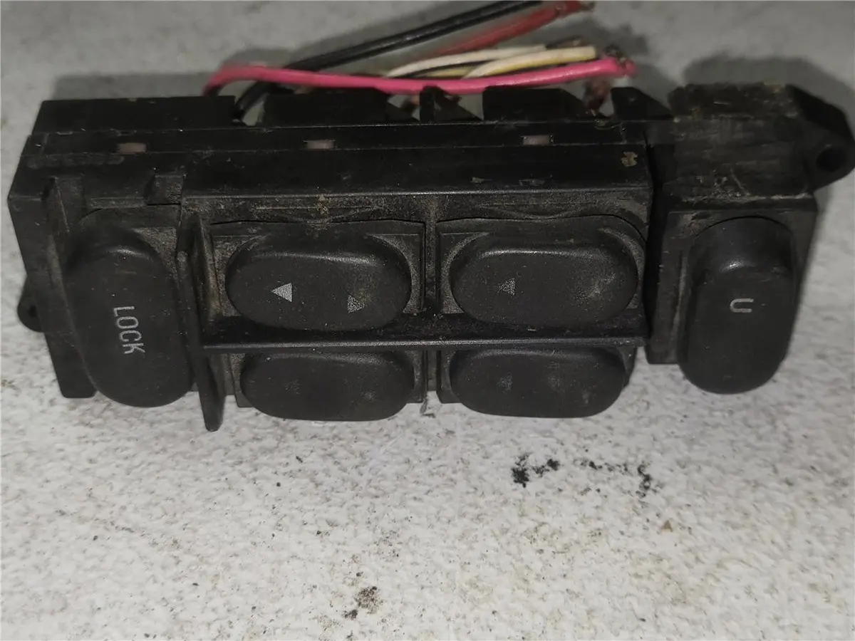 1994 - 2004 Ford Mustang Convertible Window Switch 19244641, 19329001 Oem 1