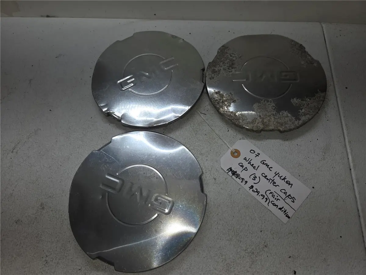 2007 Gmc Yukon Wheel Center Caps (3) 9594519 Oem 1