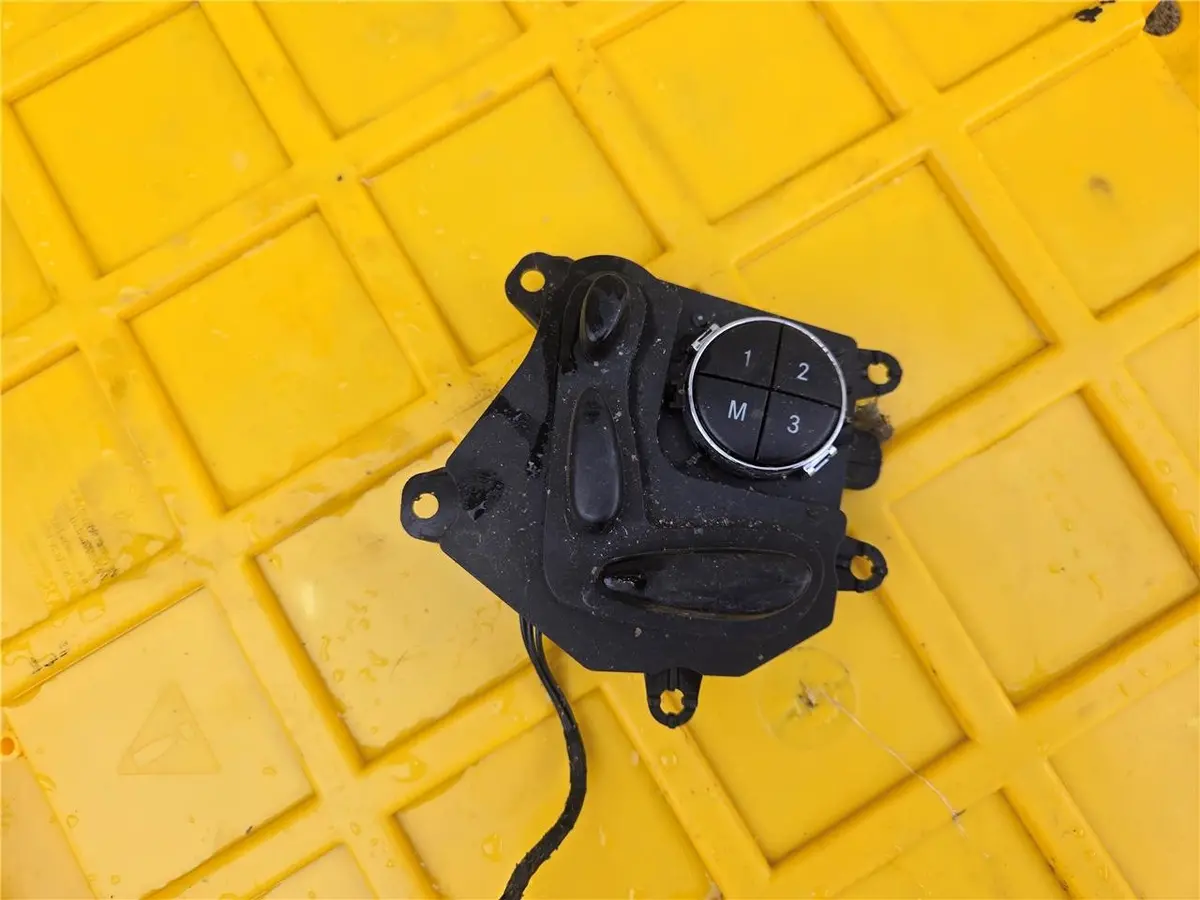 06-11 Benz Cls550/500 W219 Front Right Seat Ctrl Button Switch 211 821 79 79 Oem 1