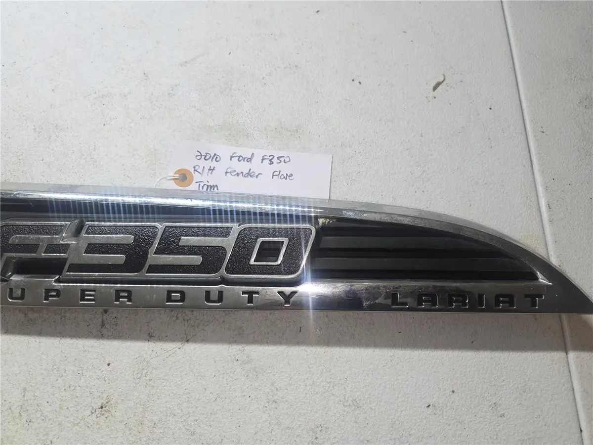 2010 Ford F350 Right Hand Fender Flare Trim Oem 1